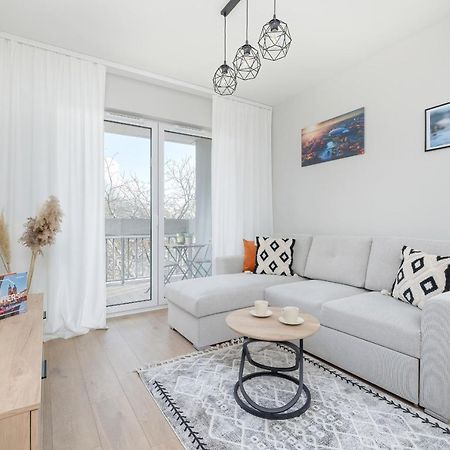 Bright Apartment Park Lotnikow Near Tauron Arena Krakow By Noclegi Renters 외부 사진