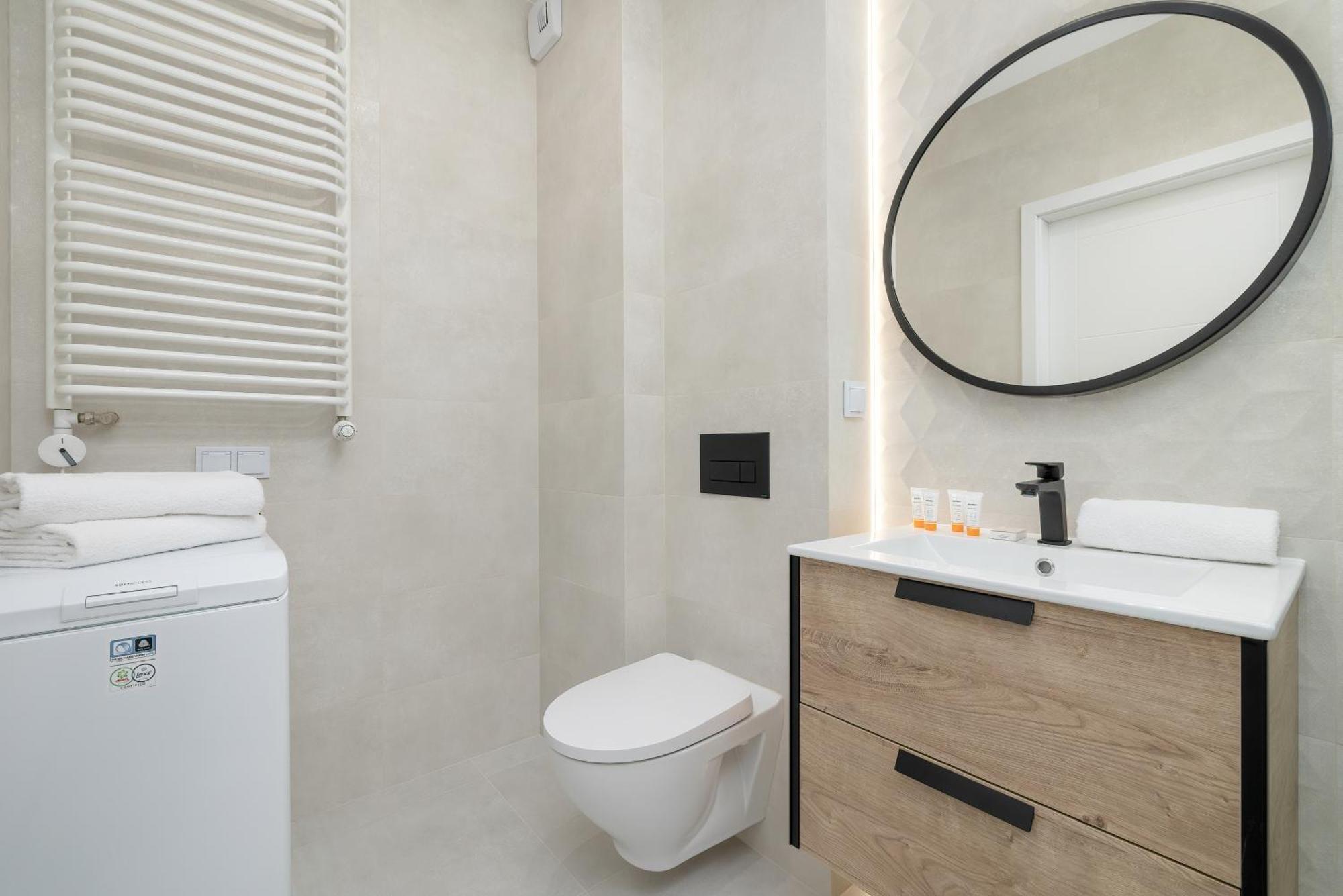 Bright Apartment Park Lotnikow Near Tauron Arena Krakow By Noclegi Renters 외부 사진