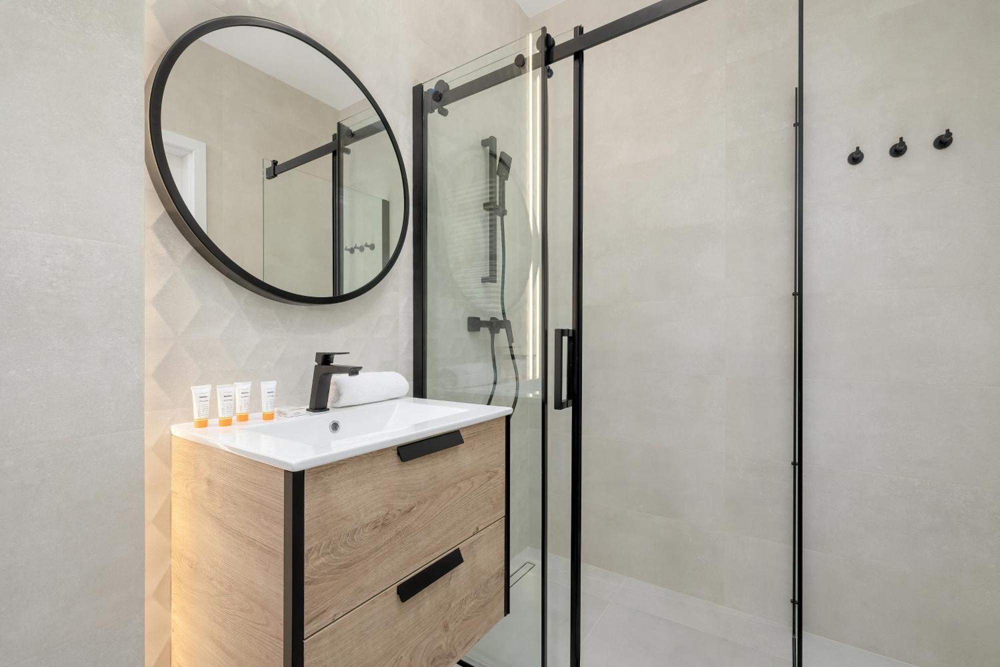 Bright Apartment Park Lotnikow Near Tauron Arena Krakow By Noclegi Renters 외부 사진